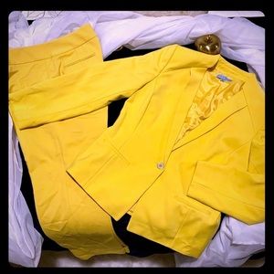 Beautiful Yellow Antonio Melani 2 piece Suit